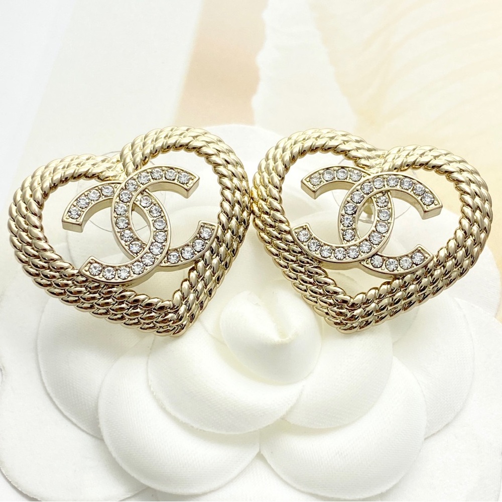 CHANEL Gold Heart Earrings with Crystals - Picture 6 of 7